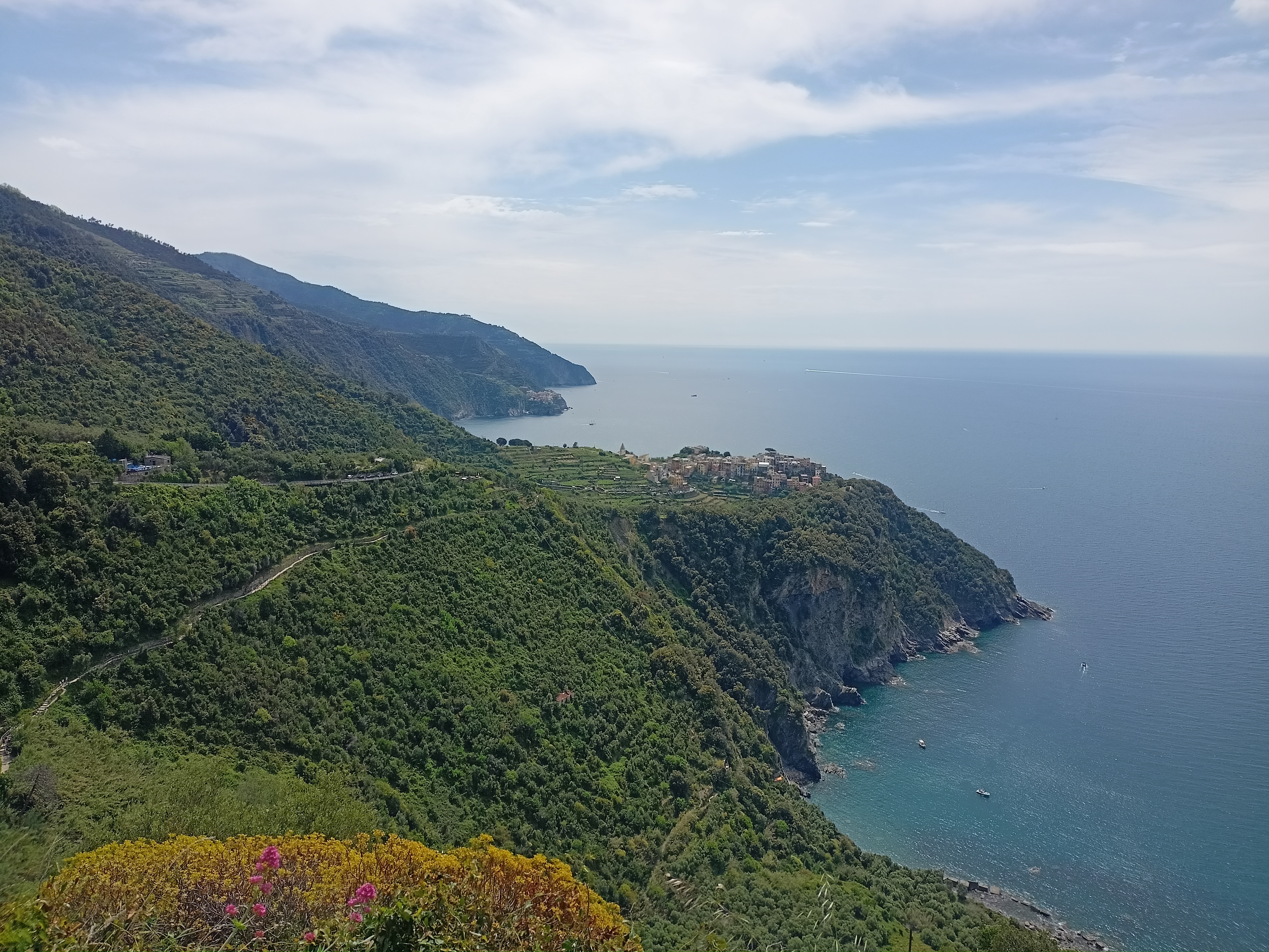Corniglia arroccata sulla scogliera